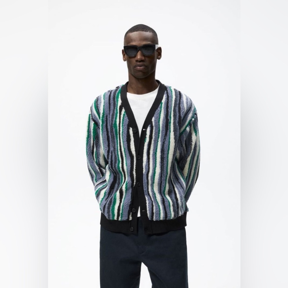 ◾️Zara Striped Faux Shearling Cardigan